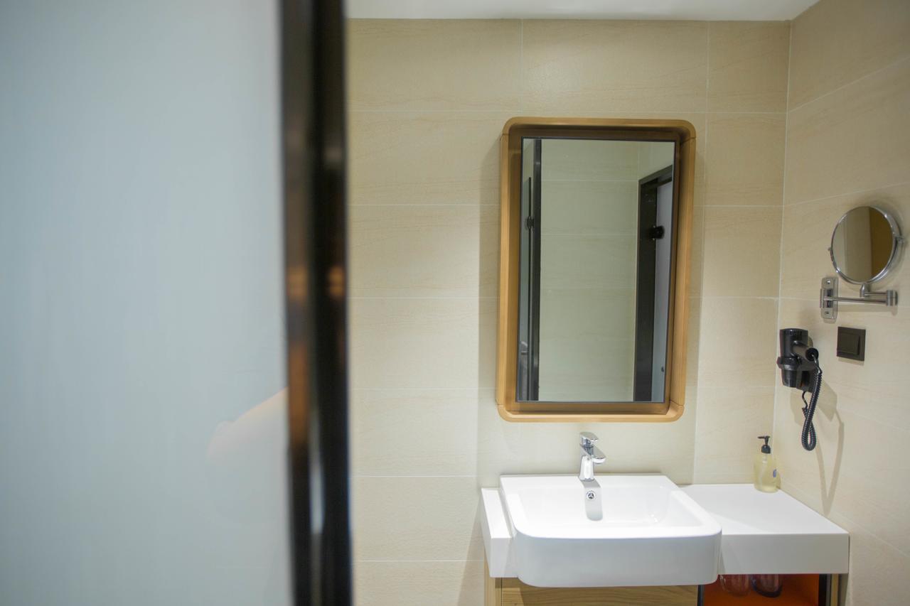 Hanting Premium Hotel Shanghai Plaza 66 Exterior photo